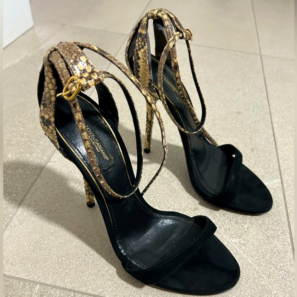 Dolce & Gabbana Snake Skin Heeled Sandals. Size 39